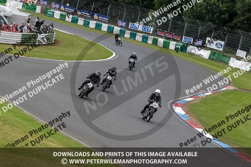 Vintage motorcycle club;eventdigitalimages;mallory park;mallory park trackday photographs;no limits trackdays;peter wileman photography;trackday digital images;trackday photos;vmcc festival 1000 bikes photographs